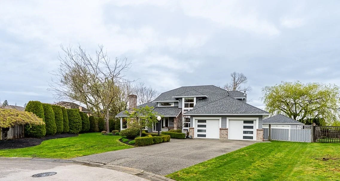 Living Room Photo of 15464 60a Avenue, Surrey, BC