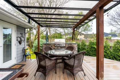 Front Yard Photo of 15464 60a Avenue, Surrey, BC