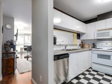 Breakfast Nook Photo of 3 8420 Jellicoe Street, Vancouver, BC