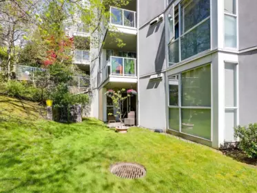 3 8420 Jellicoe Street, Vancouver, BC, Vancouver — Apartment/Condo for sale