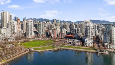 Community Amenities Photo (Clubhouse) of 18A 199 Drake Street, Vancouver, BC