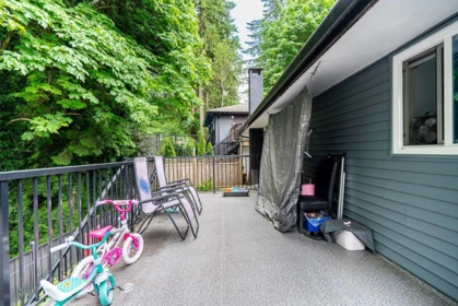 Swimming Pool Photo of 11460 141a Street, Surrey, BC
