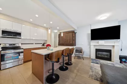 Kitchen Photo of 11 8250 158 Street, Surrey, BC