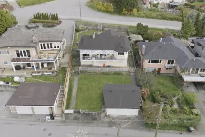 Swimming Pool Photo of 5220 Sunningdale Road, Burnaby, BC