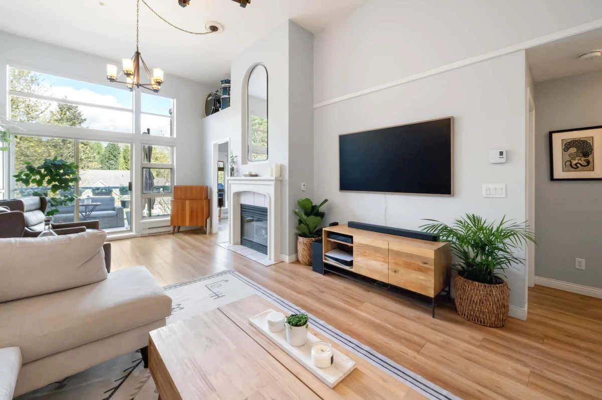 Living Room Photo of 606 301 Maude Road, Port Moody, BC