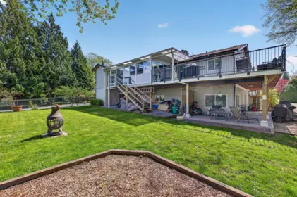 Front Yard Photo of 19939 51 Avenue, Langley, BC