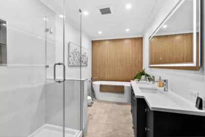 Guest Bathroom Photo of 19939 51 Avenue, Langley, BC