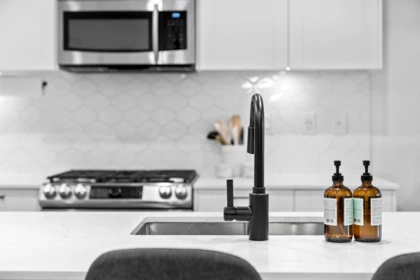 Kitchen Island Photo of A412 20018 83a Avenue, Langley, BC