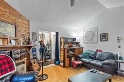 Breakfast Nook Photo of 33132 Myrtle Avenue, Mission, BC