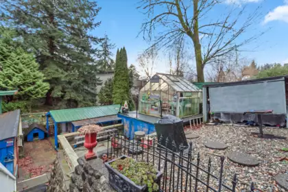 Garden / Landscaping Photo of 33132 Myrtle Avenue, Mission, BC