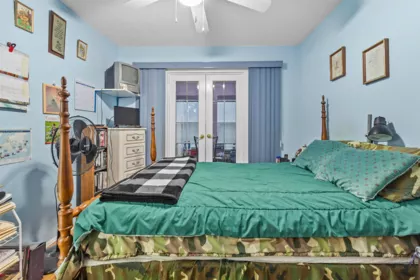 Guest Bathroom Photo of 33132 Myrtle Avenue, Mission, BC