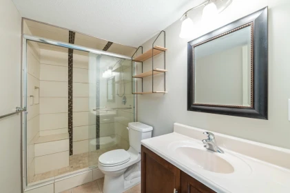 Entry Foyer Photo of 9 18868 69 Avenue, Surrey, BC