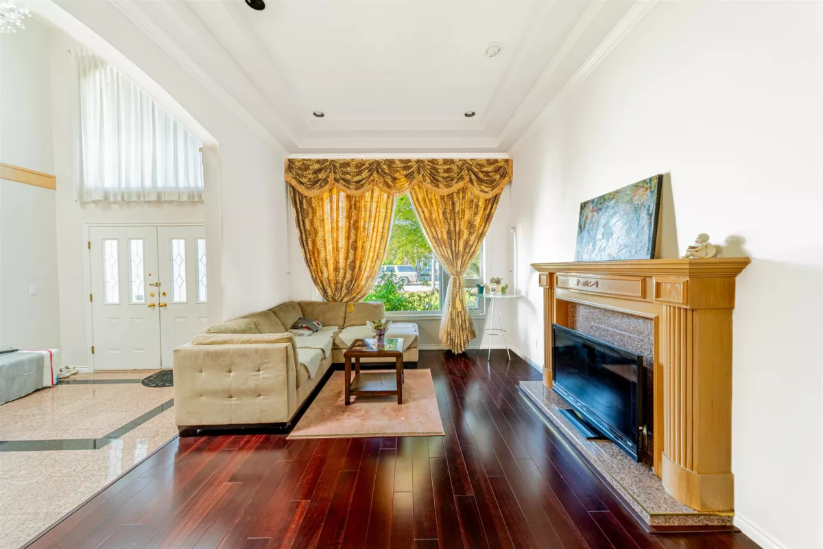 Living Room Photo of 6660 Livingstone Place, Richmond, BC