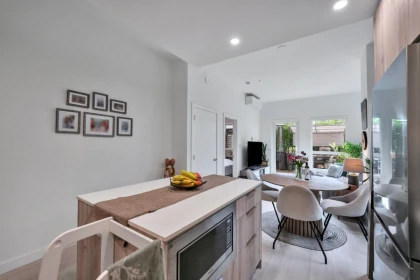 Kitchen Island Photo of 101 3596 Malsum Drive, North Vancouver, BC