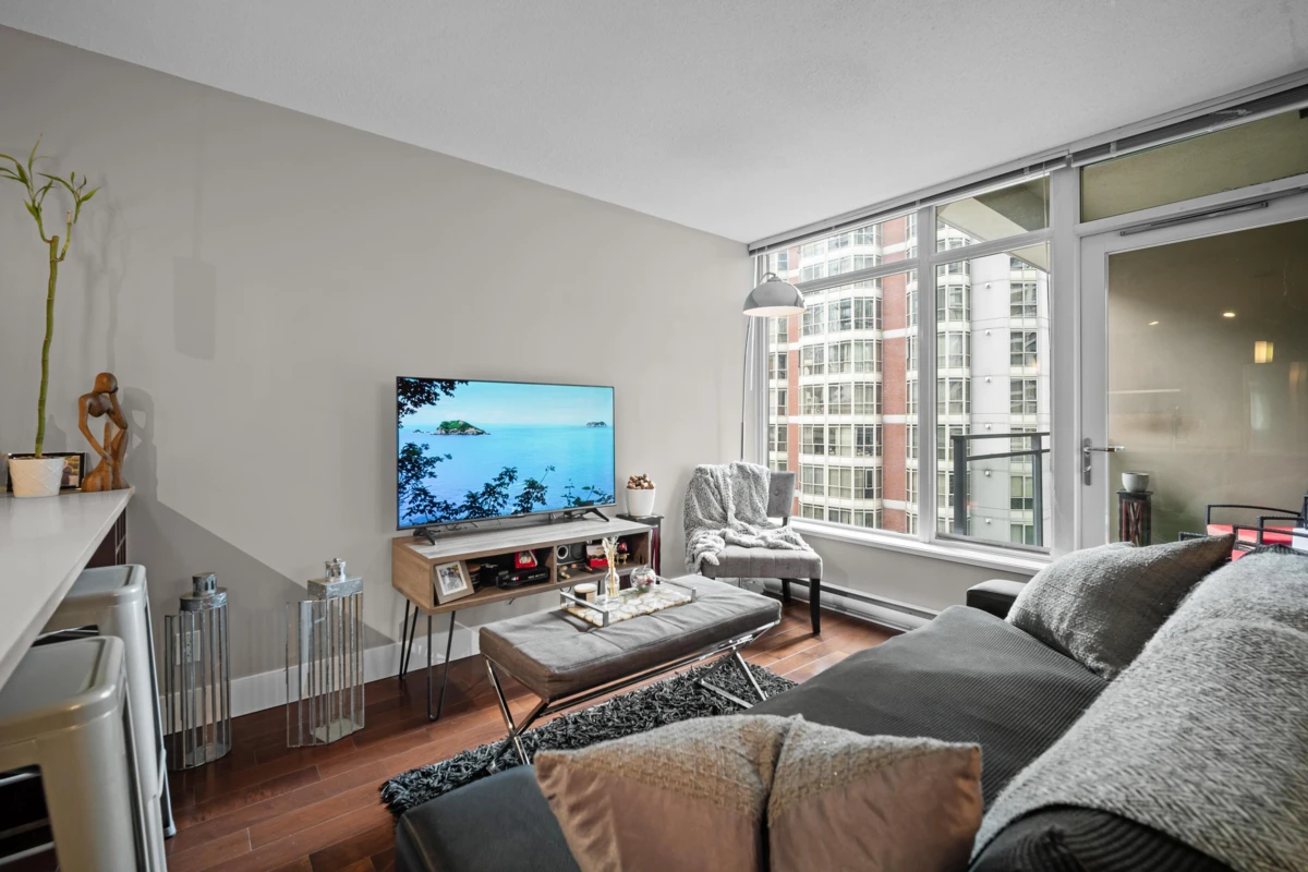 Family Room Photo of 708 888 Homer Street, Vancouver, BC