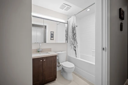Entry Foyer Photo of 708 888 Homer Street, Vancouver, BC