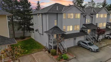 Aerial View of 10 3087 Immel Street, Abbotsford, BC