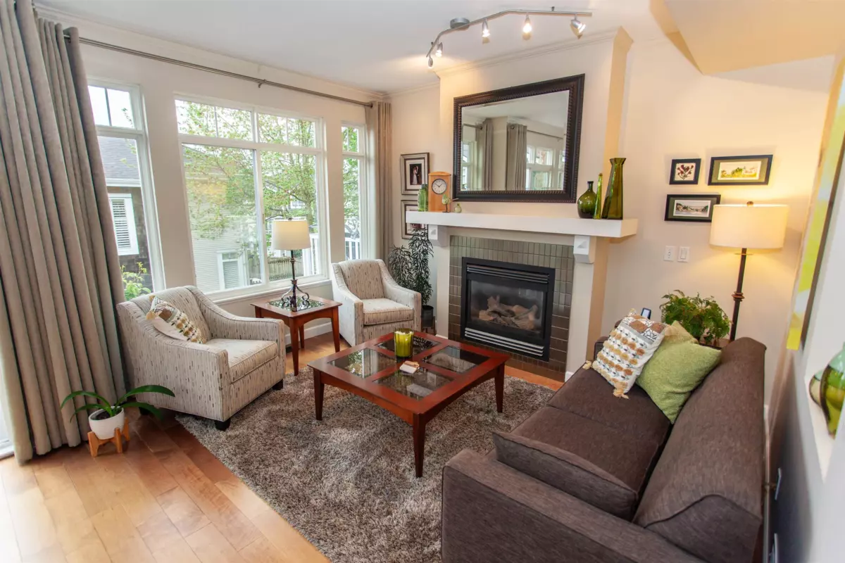 Living Room Photo of 47 15030 58 Avenue, Surrey, BC