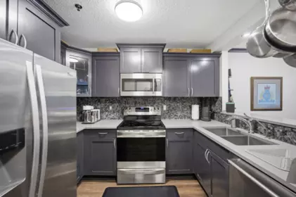 Breakfast Nook Photo of 106 735 W 15th Avenue, Vancouver, BC