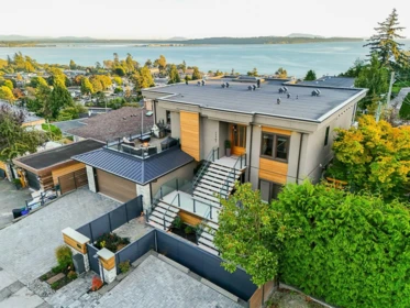 15567 Pacific Avenue, White Rock, BC, White Rock — Single Family Residence for sale