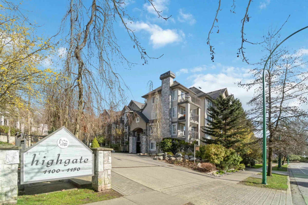 Family Room Photo of 406 1150 E 29th Street, North Vancouver, BC