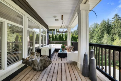 Breakfast Nook Photo of 1012 Jay Crescent, Squamish, BC