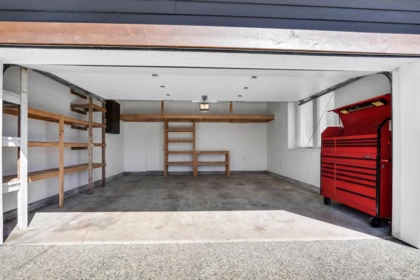 Hallway Photo of 1012 Jay Crescent, Squamish, BC