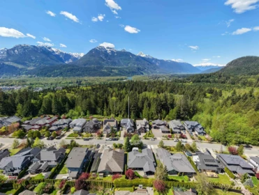 Outdoor Deck Photo of 1012 Jay Crescent, Squamish, BC