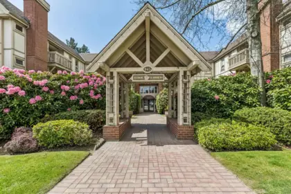 Aerial View of 105 843 22nd Street, West Vancouver, BC