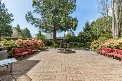 Backyard Photo of 105 843 22nd Street, West Vancouver, BC
