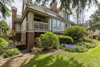 Outdoor Patio Photo of 105 843 22nd Street, West Vancouver, BC
