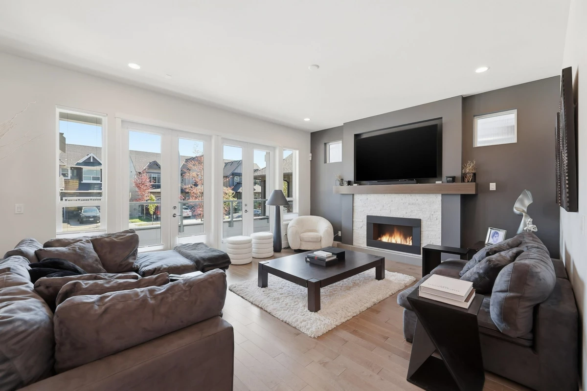 Dining Area Photo of 16791 17b Avenue, Surrey, BC
