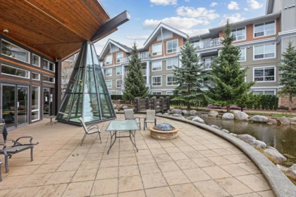 Front Yard Photo of 408 6460 194 Street, Surrey, BC