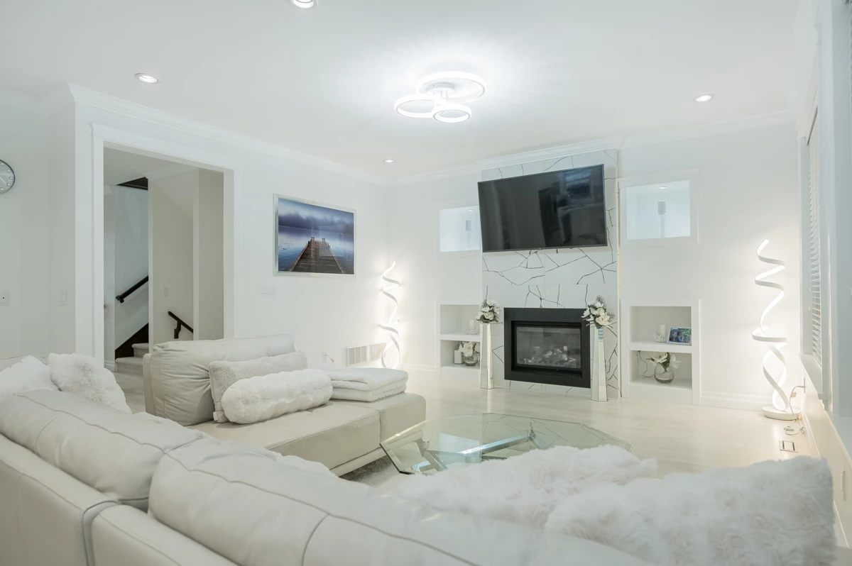 Family Room Photo of 17447 0a Avenue, Surrey, BC
