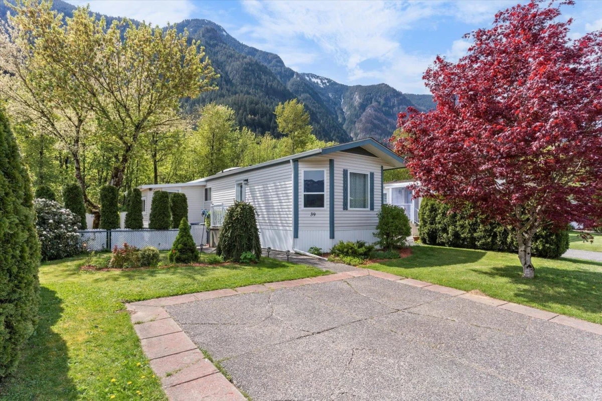 Exterior Rear Photo of 39 62790 Flood Hope Road, Hope, BC