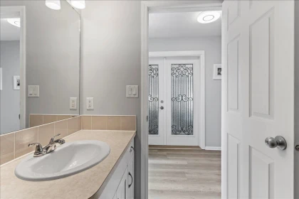 Mudroom Photo of 39 62790 Flood Hope Road, Hope, BC