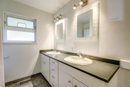 Guest Bathroom Photo of 367 55a Street, Delta, BC