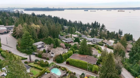 Outdoor Deck Photo of 3196 Thompson Place, West Vancouver, BC