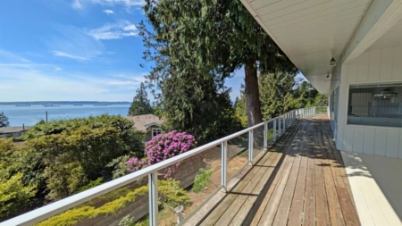 Outdoor Patio Photo of 3196 Thompson Place, West Vancouver, BC