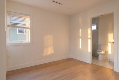 Entry Foyer Photo of 2055 E 4th Avenue, Vancouver, BC