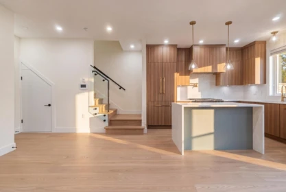 2055 E 4th Avenue, Vancouver, BC, Vancouver — Half Duplex for sale