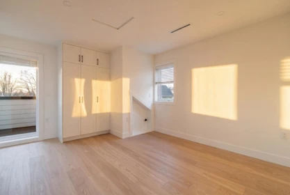 Hallway Photo of 2055 E 4th Avenue, Vancouver, BC