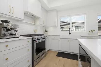 Kitchen Photo of 15 23183 136 Avenue, Maple Ridge, BC