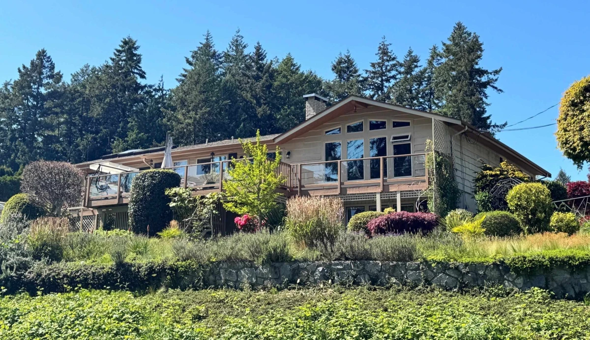 Family Room Photo of 7065 Dale Road, Sechelt, BC