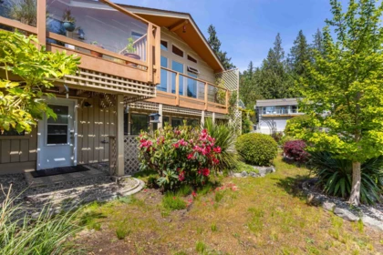 Front Yard Photo of 7065 Dale Road, Sechelt, BC
