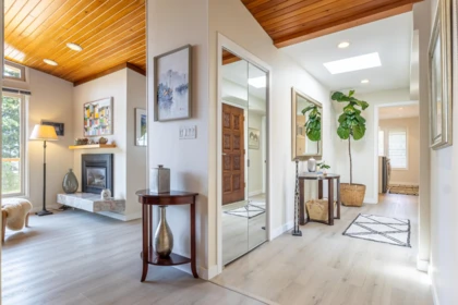 Hallway Photo of 7065 Dale Road, Sechelt, BC