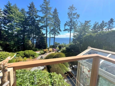Outdoor Kitchen Photo of 7065 Dale Road, Sechelt, BC