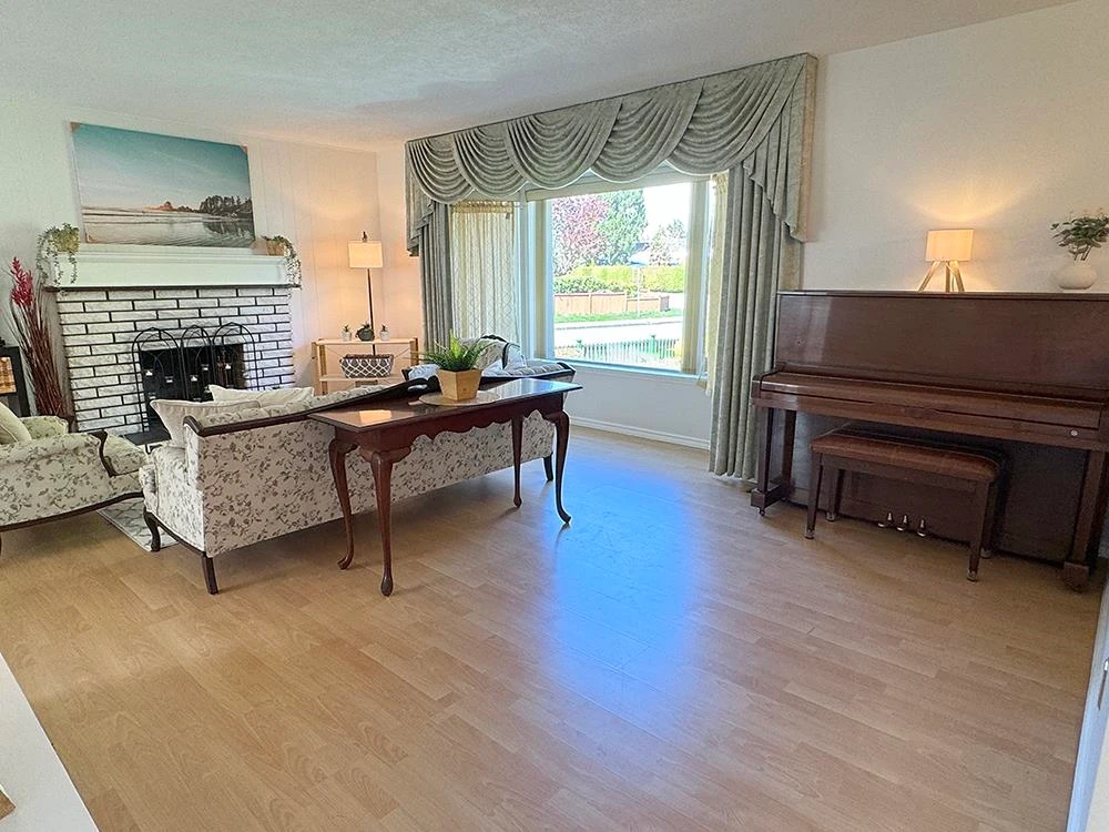 Dining Area Photo of 10844 Springmont Gate, Richmond, BC
