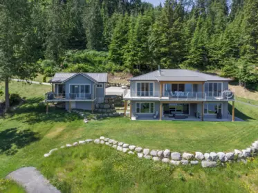 107 Witherby Road, Gibsons, BC, Gibsons — Single Family Residence for sale