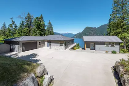 Hot Tub / Spa Photo of 107 Witherby Road, Gibsons, BC